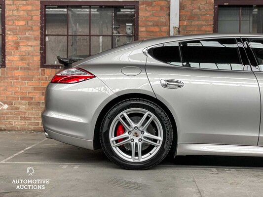 Porsche Panamera Turbo 4.8 V8 500pk 2010