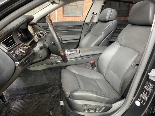 BMW ActiveHybrid7 F04 4.4 V8 465pk 2010