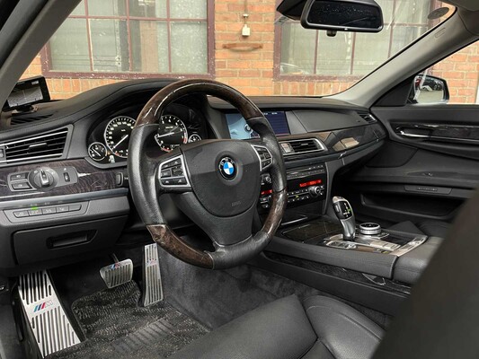 BMW ActiveHybrid7 F04 4.4 V8 465hp 2010