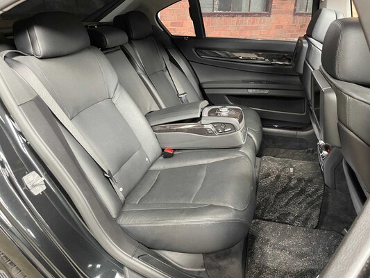 BMW ActiveHybrid7 F04 4.4 V8 465pk 2010