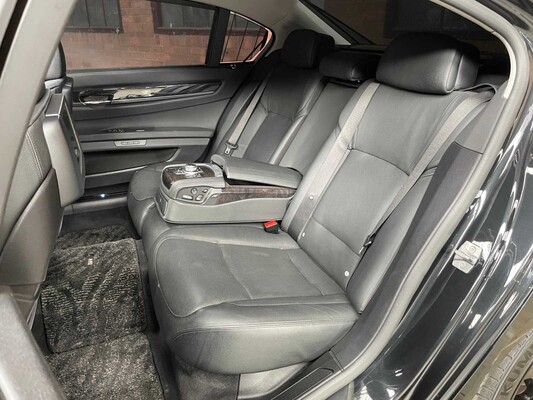 BMW ActiveHybrid7 F04 4.4 V8 465hp 2010