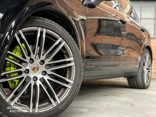 Porsche Cayenne S E-Hybrid 3.0 V6 Sport-Chrono 416hp 2015 (Original-NL), GP-059-N