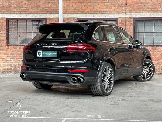 Porsche Cayenne S E-Hybrid 3.0 V6 Sport-Chrono 416hp 2015 (Original-NL), GP-059-N