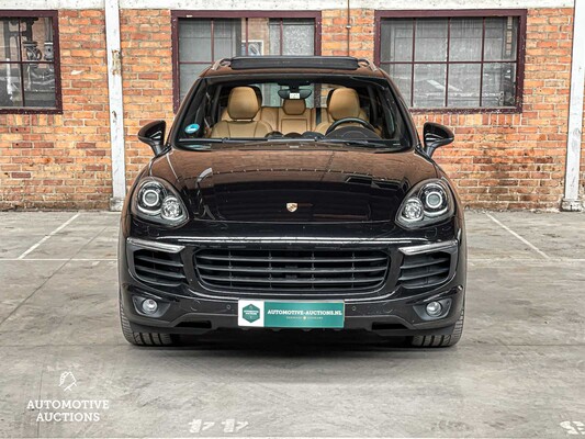 Porsche Cayenne S E-Hybrid 3.0 V6 Sport-Chrono 416hp 2015 (Original-NL), GP-059-N