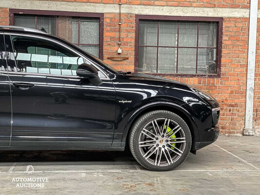 Porsche Cayenne S E-Hybrid 3.0 V6 Sport-Chrono 416PS 2015 (Original-NL), GP-059-N