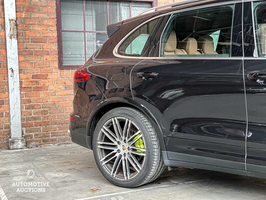 Porsche Cayenne S E-Hybrid 3.0 V6 Sport-Chrono 416hp 2015 (Original-NL), GP-059-N