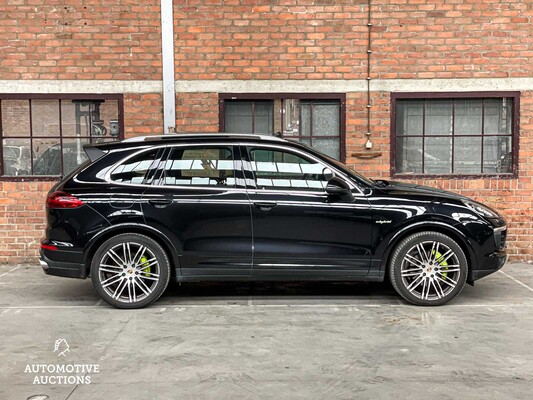 Porsche Cayenne S E-Hybrid 3.0 V6 Sport-Chrono 416pk 2015 (Origineel-NL), GP-059-N