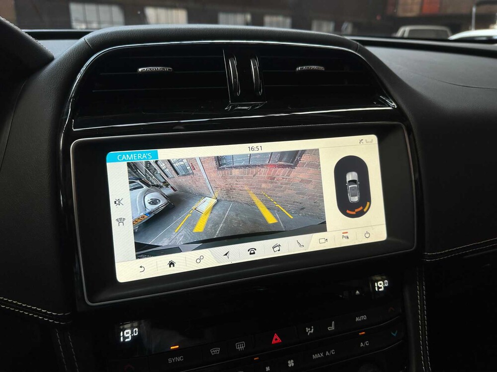 Jaguar F-PACE 2.0t AWD Pure R-Sport 250PS 2019 (Original), ZG-728-K