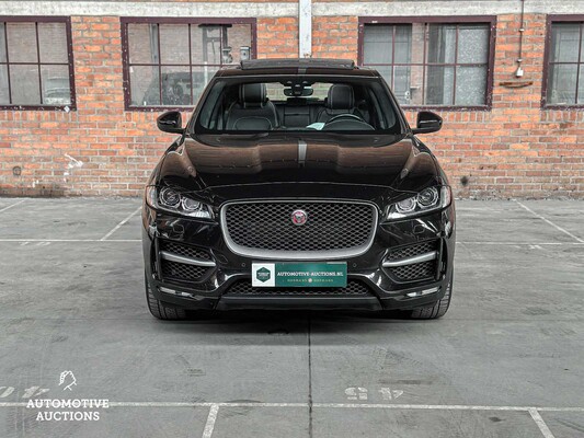 Jaguar F-PACE 2.0t AWD Pure R-Sport 250pk 2019 (Origineel-NL), ZG-728-K