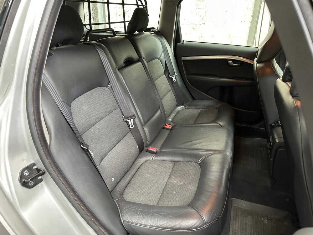 Volvo V70 2.0 Summum 145pk 2010, 01-ZSR-9