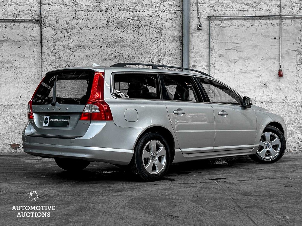 Volvo V70 2.0 Summum 145pk 2010, 01-ZSR-9