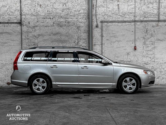 Volvo V70 2.0 Summum 145hp 2010, 01-ZSR-9