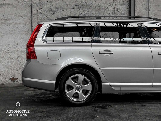 Volvo V70 2.0 Summum 145hp 2010, 01-ZSR-9