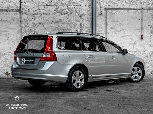 Volvo V70 2.0 Summum 145hp 2010, 01-ZSR-9