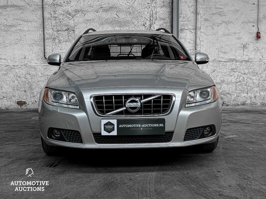 Volvo V70 2.0 Summum 145pk 2010, 01-ZSR-9