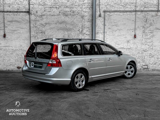 Volvo V70 2.0 Summum 145pk 2010, 01-ZSR-9