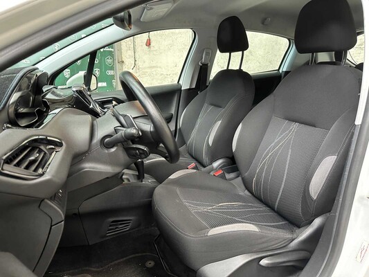 Peugeot 208 1.4 e-HDi Active 68hp 2012 (Original-UK), 86-XHN-2