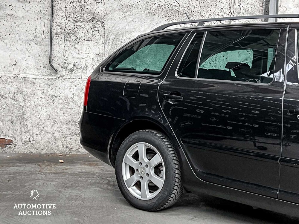 Skoda Octavia Combi 1.6 TDI Greentech Ambition Business Line 105PS 2011 -Fertigjahr DE-, 11-PLT-8