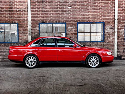 Audi S6 Limousine 4.2 V8 Quattro 317pk 1996, 94-PGP-6 Youngtimer