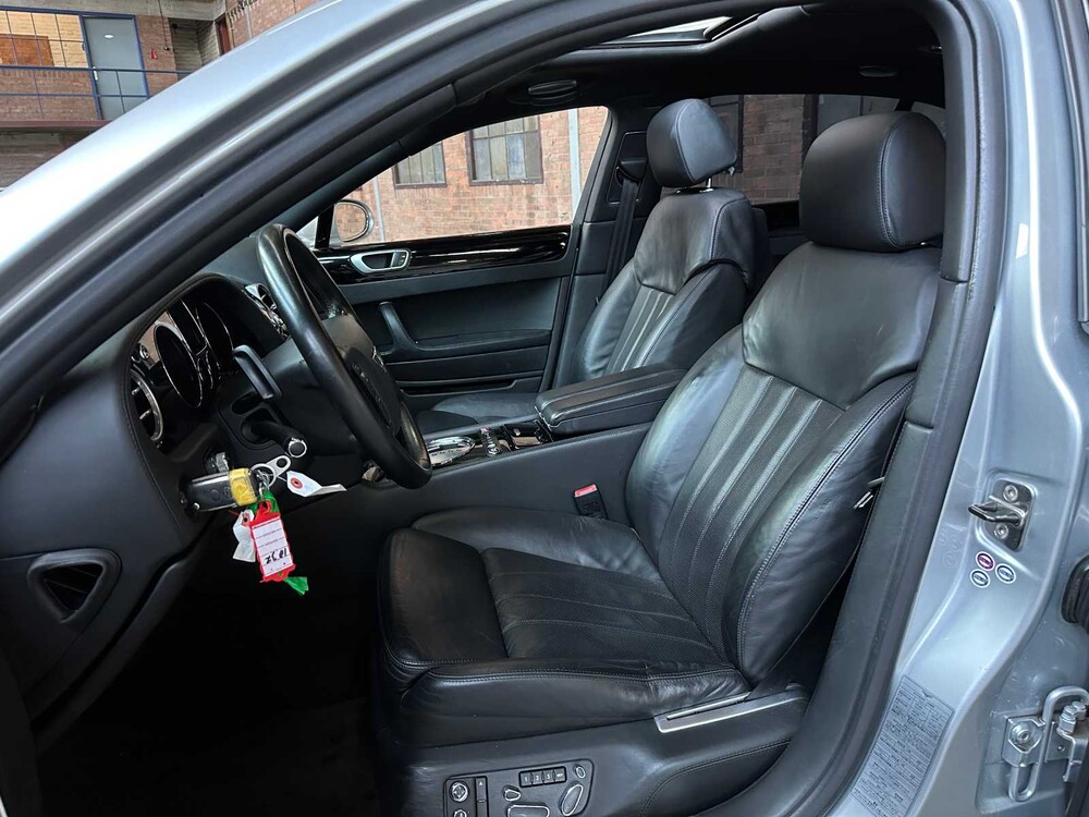 Bentley Continental Flying Spur 6.0 W12 560PS 2005 Youngtimer