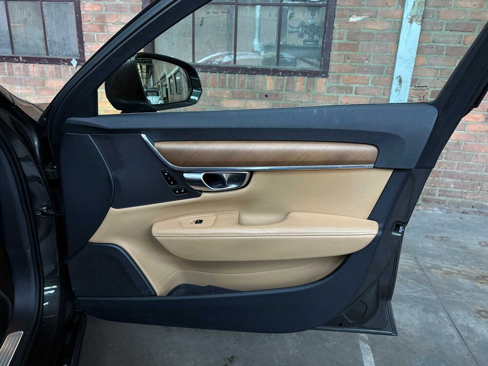 Volvo V90 2.0 T5 Inscription (Original-NL + 1. Besitzer) 250PS 2017, RK-960-T
