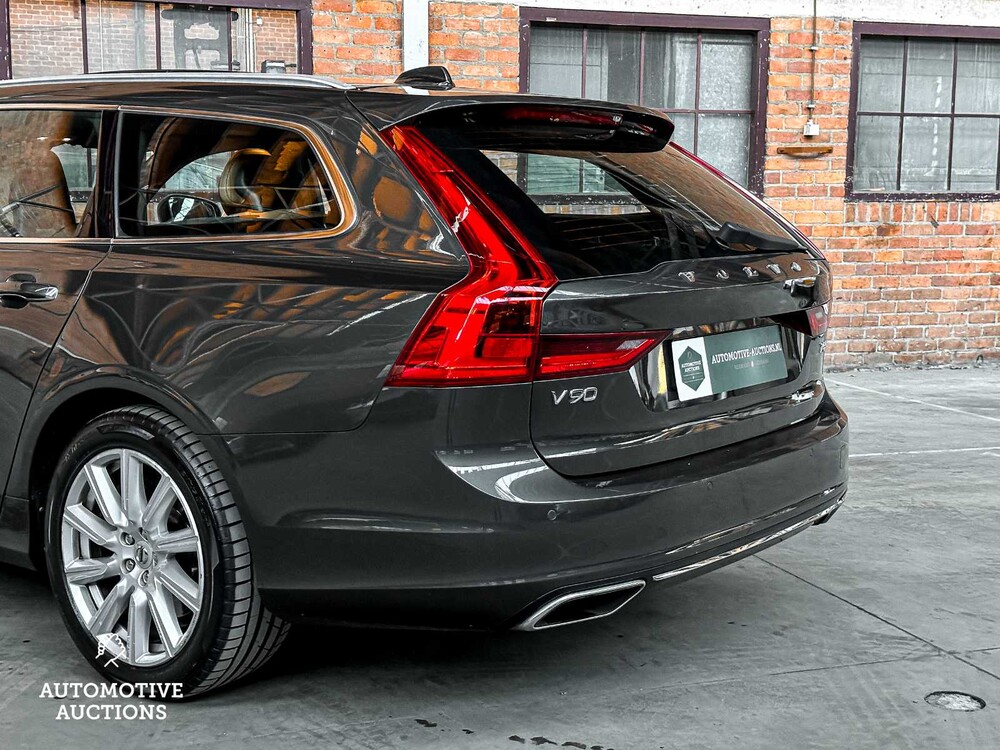 Volvo V90 2.0 T5 Inscription (Original-NL + 1. Besitzer) 250PS 2017, RK-960-T
