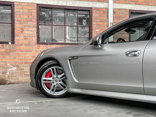 Porsche Panamera Turbo 4.8 V8 500hp 2010