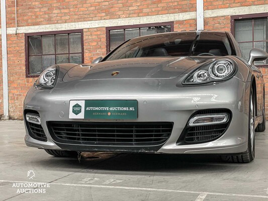 Porsche Panamera Turbo 4.8 V8 500hp 2010