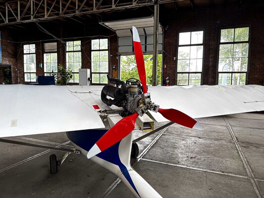 Albatros AE 209 ultra light Propellor vliegtuig met Rotax 582 bombardier v.v maatwerk trailer 