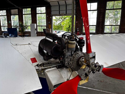 Albatros AE 209 ultra light Propellor vliegtuig met Rotax 582 bombardier v.v maatwerk trailer 