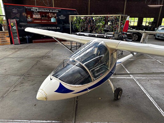 Albatros AE 209 ultra light Propellor vliegtuig met Rotax 582 bombardier v.v maatwerk trailer 