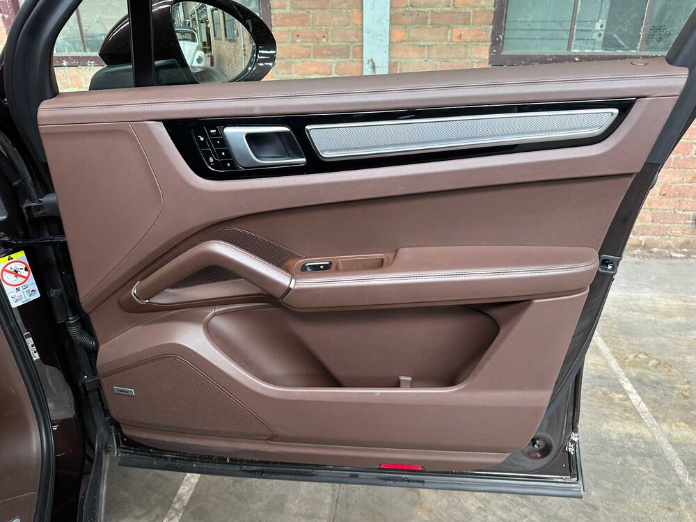 Porsche Cayenne S 2.9 V6 441PS 2018 Sport-Chrono