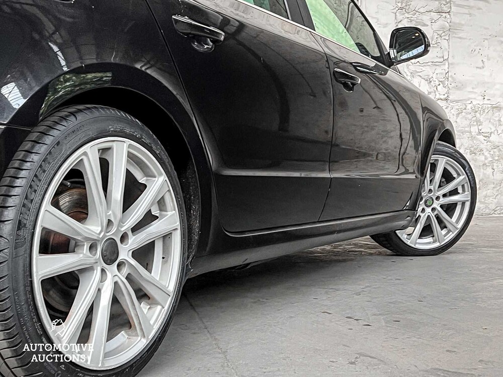 Skoda Superb Combi 1.6 TDI Grl. Amb.Bns 105PS 2012 -Fertigmodell NL-, 59-TSV-8