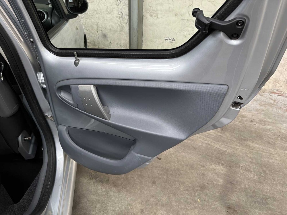 Toyota Aygo 1.0-12V 68PS 2006, TT-633-R