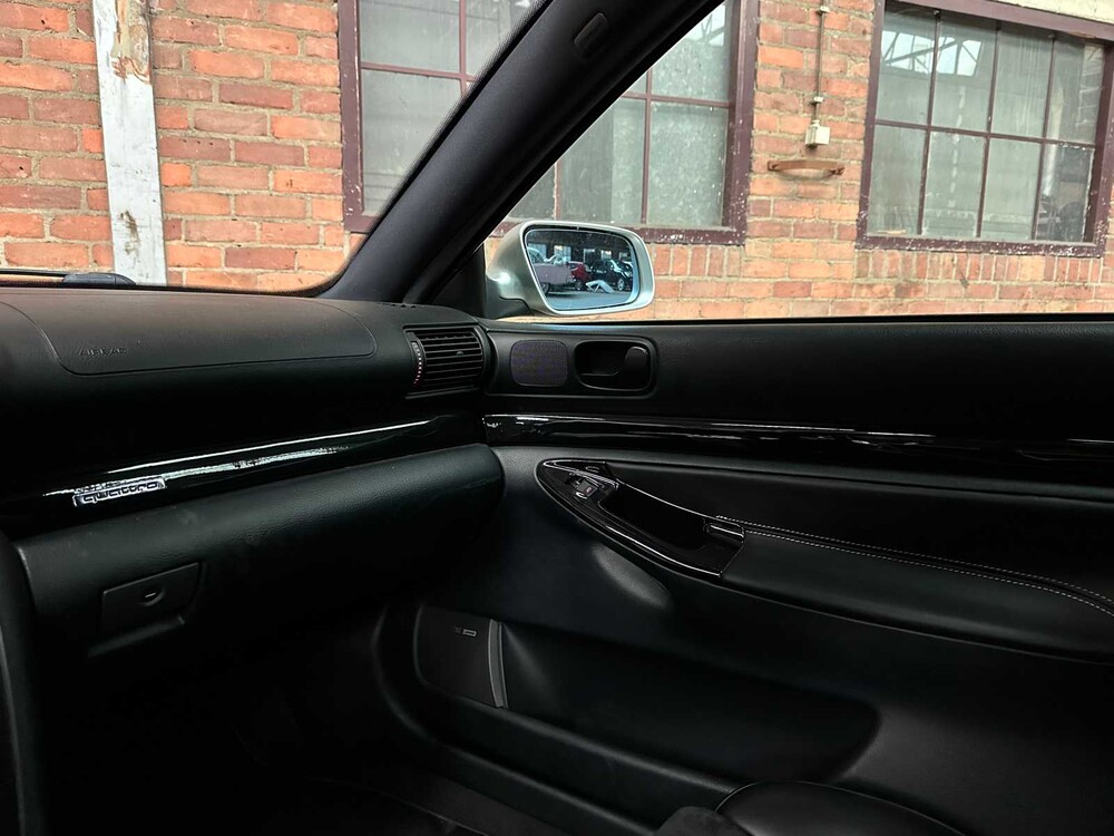 Audi RS4 Avant 2.7 V6 BiTurbo Quattro B5 381pk 2000