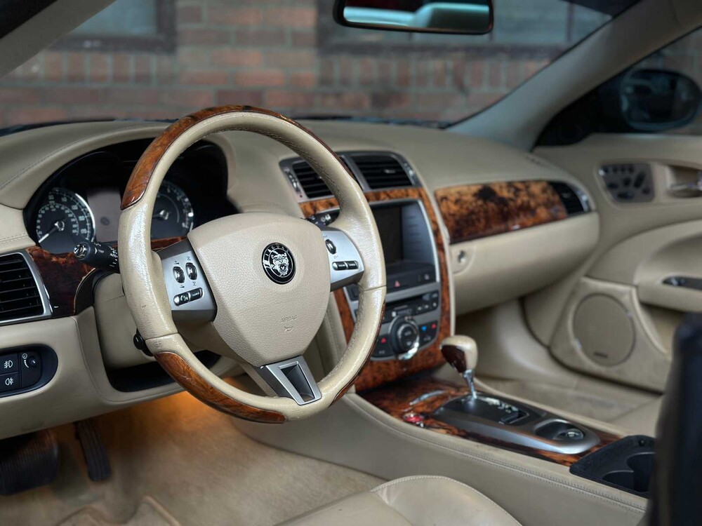 Jaguar XK Cabriolet 4.2 V8 300pk 2006, Youngtimer