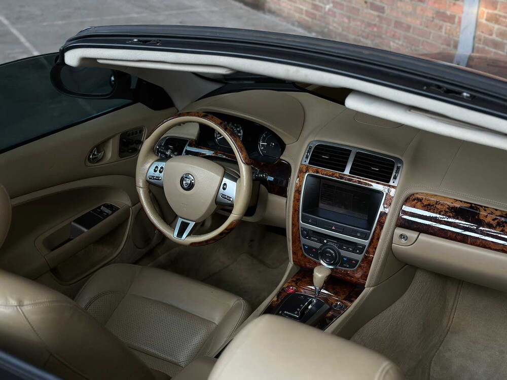 Jaguar XK Cabriolet 4.2 V8 300pk 2006, Youngtimer
