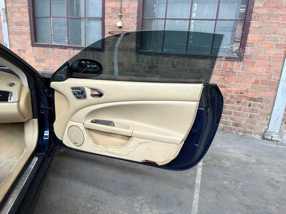 Jaguar XK Cabriolet 4.2 V8 300pk 2006, Youngtimer