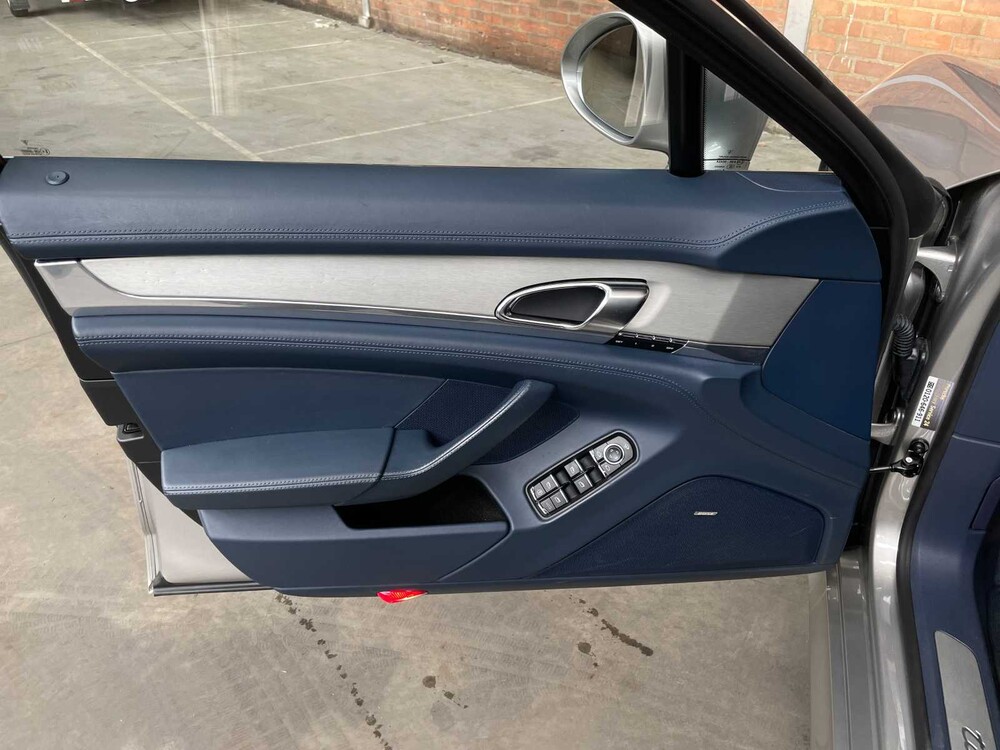 Porsche Panamera Turbo 4.8 V8 500pk 2010