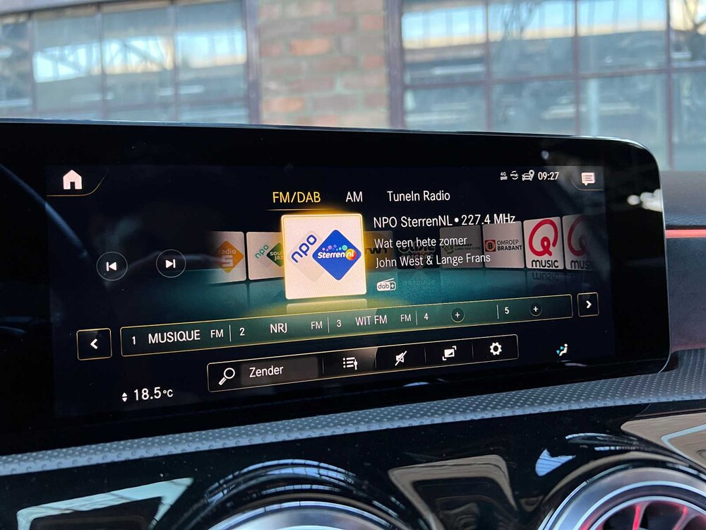 Mercedes-Benz A250e AMG Business Solution 160pk 2022 A-klasse, X-451-TP