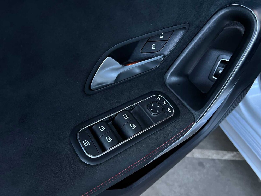 Mercedes-Benz A250e AMG Business Solution 160pk 2022 A-klasse, X-451-TP