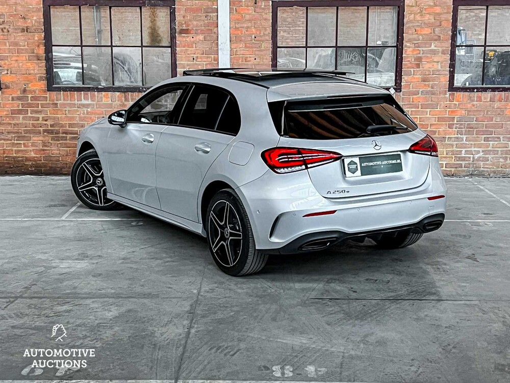 Mercedes-Benz A250e AMG Business Solution 160pk 2022 A-klasse, X-451-TP