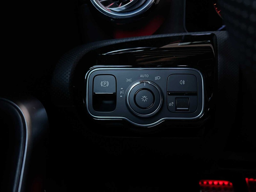 Mercedes-Benz A250e AMG Business Solution 160pk 2022 A-klasse, X-451-TP