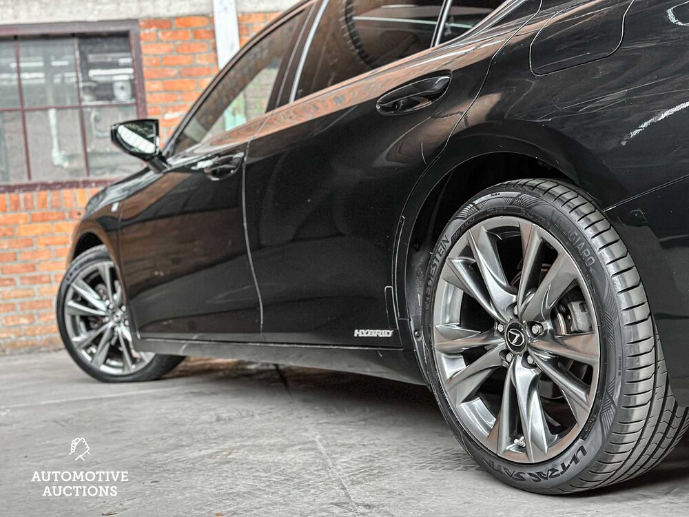 Lexus ES 300h F Sport Line 178pk 2019, ZN-650-B