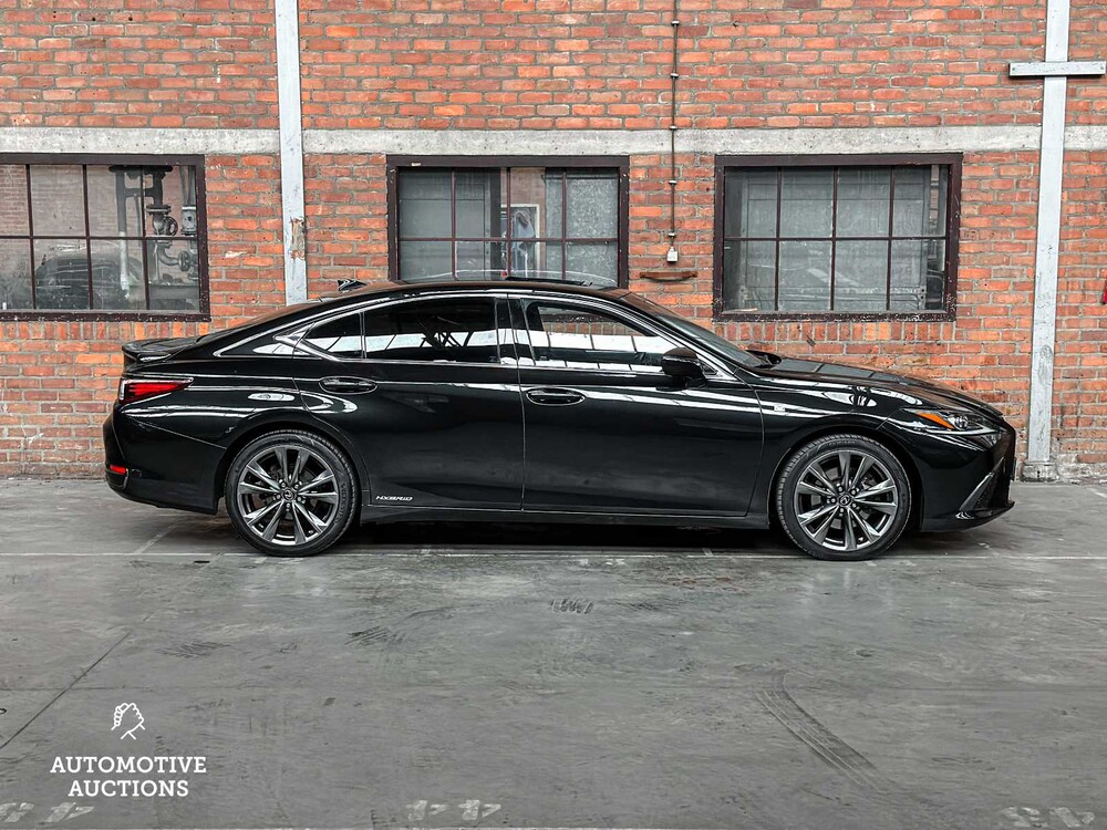 Lexus ES 300h F Sport Line 178pk 2019, ZN-650-B