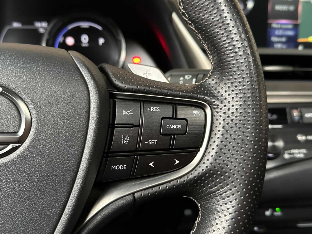 Lexus ES 300h F Sport Line 178pk 2019, ZN-650-B