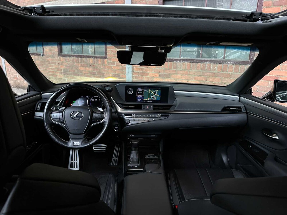 Lexus ES 300h F Sport Line 178pk 2019, ZN-650-B