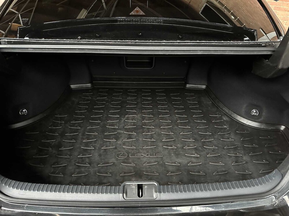 Lexus ES 300h F Sport Line 178pk 2019, ZN-650-B