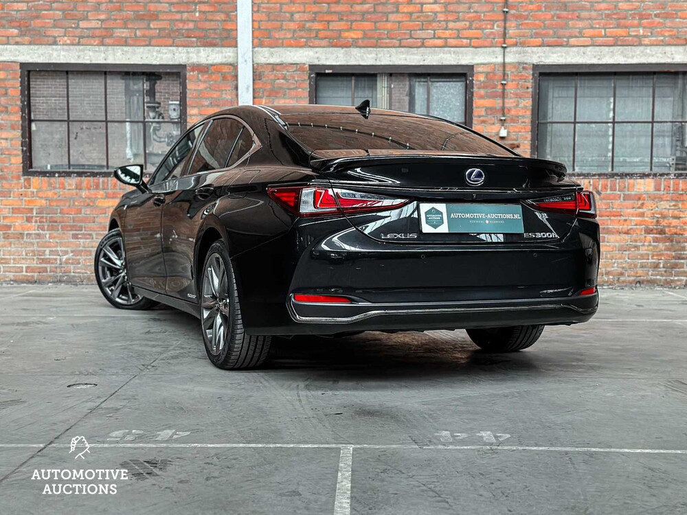 Lexus ES 300h F Sport Line 178pk 2019, ZN-650-B