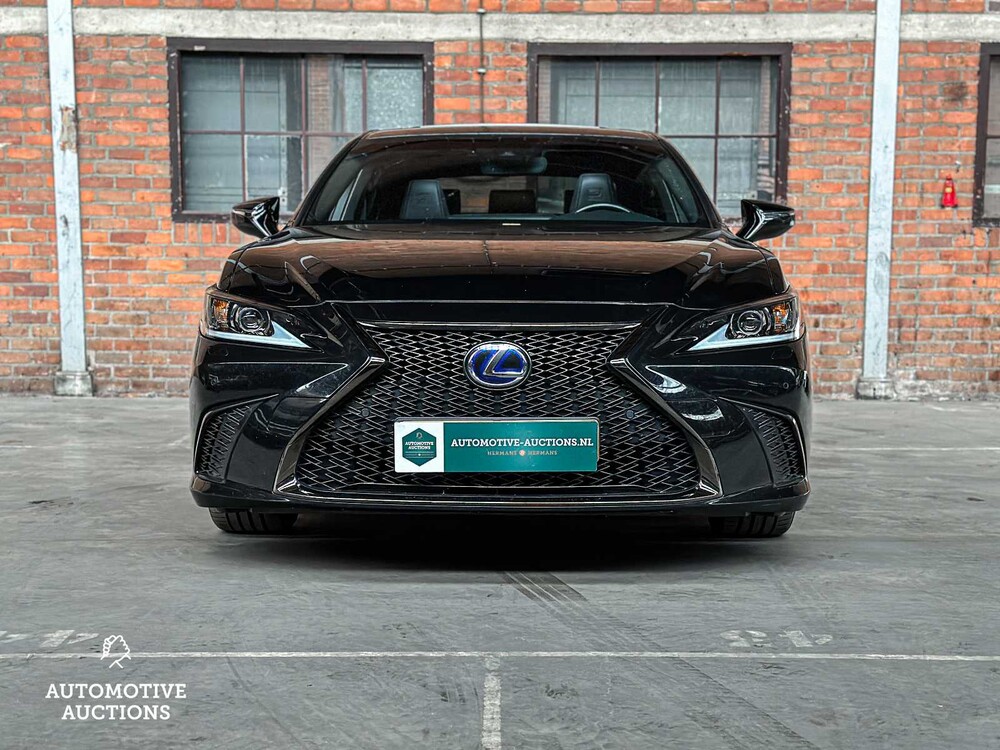 Lexus ES 300h F Sport Line 178pk 2019, ZN-650-B